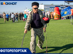Казаки, ножи и шашки — как Волжский отпраздновал юбилейный Константиновский фестиваль