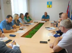 Квалифицированные специалисты и «Пушкинская карта»: тема обсуждения на встрече главы Волжского и руководителей ВУЗов и ССУЗов