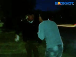 Разборки с дорожниками кинулись учинять отчаявшиеся волжане, которые не смогли попасть домой из-за перекрытия