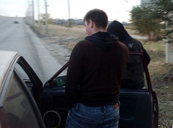 Водители сами вычислили ночных сливеров, которые орудуют по ночам в Волжском 