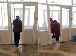 Волжанин с переломом не попал к врачу из-за обледенелых ступенек