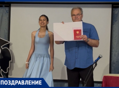 Нину Спицину поздравляем с получением красного аттестата