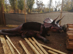 В Волжский приехали первые динозавры
