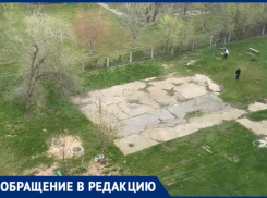 В Волжском демография на словах, разруха на деле: дети вынуждены играть среди обломков