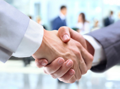 В Волжском в День российского предпринимательства вручили специальные награды