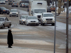 «ГАЗель» сбила женщину-пешехода в Волжском