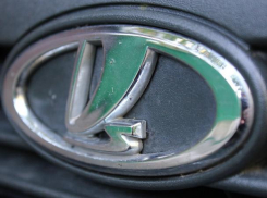 Ночной пешеход попал под колеса Лады