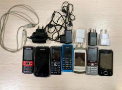 7 телефонов пытался перебросить волгоградец в ИК-12 в Волжском