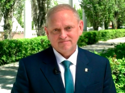 Игорь Воронин поздравил выпускников с окончанием школы