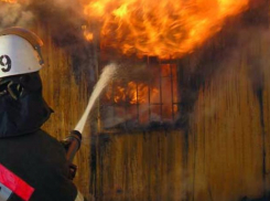 Враги подожгли дом жителя Средней Ахтубы