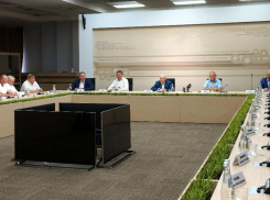 Депутат Госдумы Евгений Москвичев приехал в Волжский и пообещал помочь