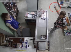 Вооруженный грабеж устроил пьяный налетчик в Волжском