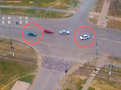 Три ДТП в один день попали в объектив камер