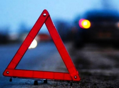 Водителя и пассажирку госпитализировали после ДТП в Волжском