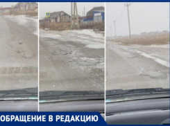 «Проехать можно только на танке»: в Волжском сняли на видео плохую дорогу у кладбища