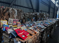 В Волжском 3000 книг оказались на свалке