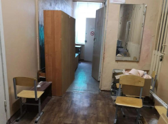 «Дети учатся, а ремонт продолжается»: мама пожаловалась на ситуацию в школе №24 Волжского