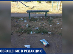 Грязный и заброшенный двор в центре новой части города печалит жителей Волжского