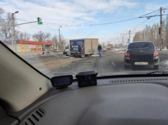 В Волжском у «ГАЗели» отвалился задний мост на дороге