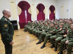 Волжские школьники узнали о правилах поступления в в элитное училище связи Новочеркасска