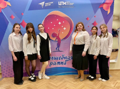Волжский блистает на «Волшебной рампе»: юные таланты покорили региональный театральный фестиваль