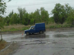 Пикап и «девятка» столкнулись из-за мокрого асфальта в Волжском 