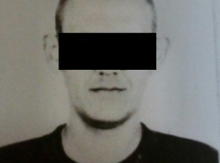 Под Волгоградом мужчина принуждал к интиму дочь и сына