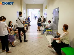 Большинство волжан не верят, что QR-коды отменят в Волгоградской области