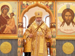 Епископ Иоанн возглавил службу в соборном храме Волжского