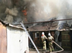 Подвал и квартира многоэтажки сгорели в Волжском в один день
