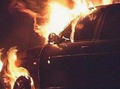 В Тракторозаводском районе от рук поджигателей пострадал новый «Шевроле Авео»