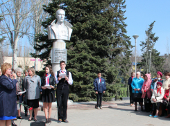 Волжане почтили память жертв фашистских концлагерей