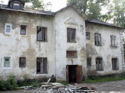 Ветхие дома Волжского предлагают ремонтировать за счет жильцов