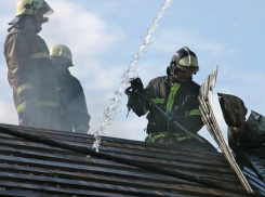 Подвал в гараже охватило огнем