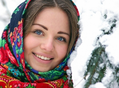 Финал фестиваля народных мастеров в Волгограде: национальные костюмы, кухня и катание на лошадях 