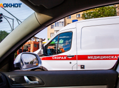 Водитель и пассажирка после аварии в Волжском попали в больницу