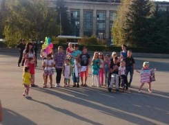 Волжские малыши рассказали о проблемах дольщиков «АхтубаСитиПарка» в центре города-героя