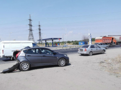 В Волгограде Хендай Солярис врезалась в Камаз 6520