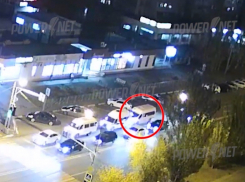 Две «маршрутки» столкнулись перед пешеходным переходом