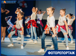 Яркий и красочный танцевальный фестиваль прошел в Волжском