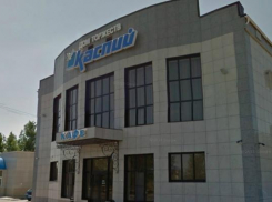 Территорию за кафе «Каспий» в Волжском перекопали в поисках пропавших девушек