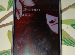 В Волжском разыскивают хозяина телефона: на звонки мамы ответить не могут