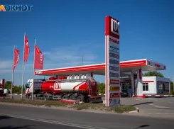 «Скоро пешком ходить будем»: жители Волжского возмущены повышением цен на бензин