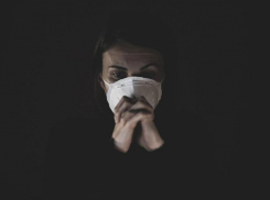 От COVID-19 скончались волгоградка и житель Михайловки