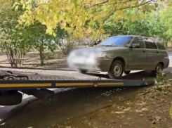 В Волжском начались рейды с штрафами и эвакуацией автотранспорта