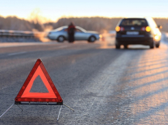 При столкновении двух авто пострадала волжанка
