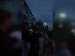 «Ребенка никто не бил»: волжанка из нашумевшего видео потасовки с подростком рассказала, как все было