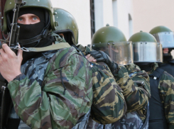 В Волгоградском речпорту обезвредили «террористов»