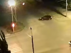 Автолихач выполнил странные трюки в Волжском