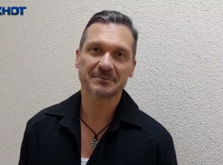 Актер театра и кино Владимир Бутенко поздравляет волжан с наступающим Новым годом